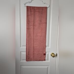 BNWOT Lululemon The Towel